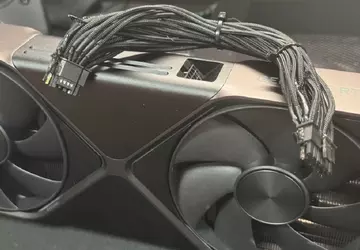 Der erste Fall von schmelzenden Stromanschlüssen ...