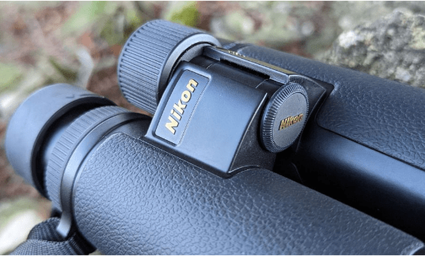 Nikon MONARCH HG 10X42 Panzerfernglas