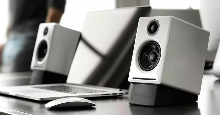 Audioengine A2+ Plus Regal-Lautsprecher