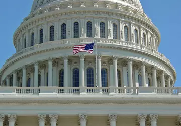 US-Senatoren bringen als Reaktion auf den ...