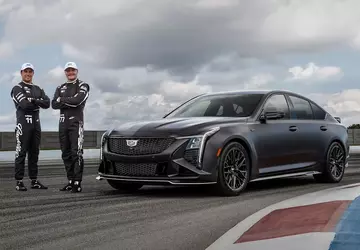 Cadillac CT5-V Blackwing F1 Collector Series: ...