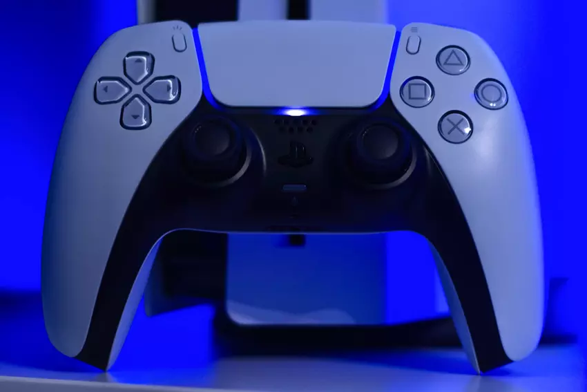 Die neue PS5 von Sony ist leichter und (fast) schraubenzieherfrei