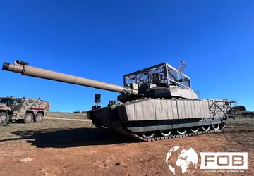 Französische "Grills": Drohnenschutzgitter für Leclerc-Panzer in ...