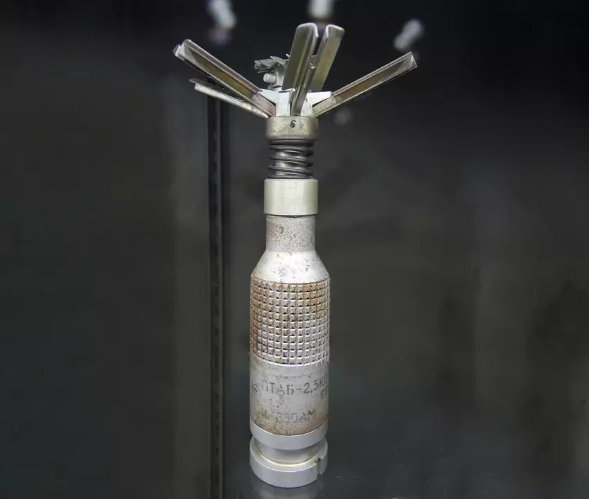 Die ukrainischen Streitkräfte begannen mit dem Einsatz von PTAB-2.5M Panzerabwehrbomben mit Drohnen