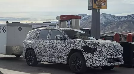 Das erste Foto des Toyota RAV4 2026 ist aufgetaucht