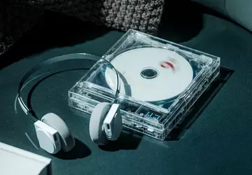 ClearFrame transparenter CD-Player für Hipster und ...