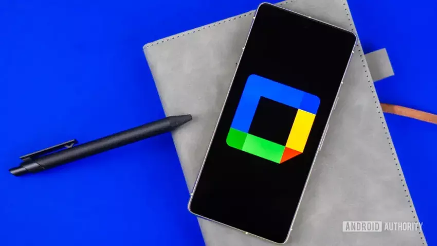 Google Calendar scheint eine neue Möglichkeit zu testen, Ereignisse zu mehreren Kalendern hinzuzufügen