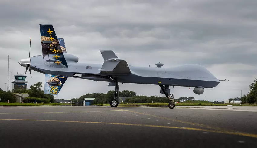 Die Königlich Niederländische Luftwaffe hat ihre erste 30 Millionen Dollar teure MQ-9A Reaper-Mehrzweckdrohne erhalten, die mit GBU-12-Bomben und AGM-114 Hellfire II-Raketen bewaffnet sein wird.