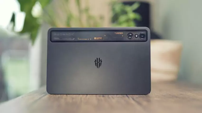 REDMAGIC Astra vs Apple iPad Pro M4