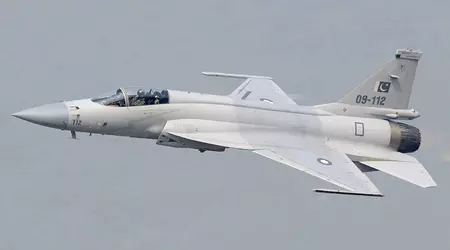 Pakistan rüstet JF-17-Kampfflugzeuge mit chinesischen PL-15-Langstreckenraketen aus