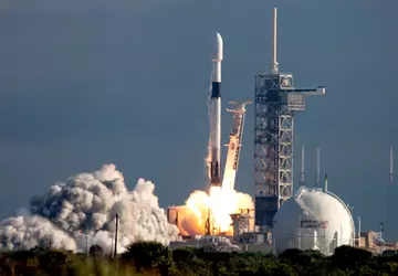 SpaceX startet letzte Rakete im Jahr ...