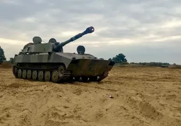 Die ukrainischen Streitkräfte zeigten, wie die ...