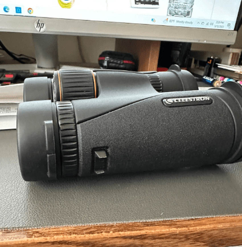 Celestron TrailSeeker 10x42 Panzerfernglas