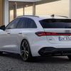 Audi A5 e-hybrid mit offener Motorhaube