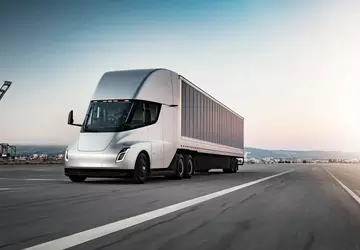 Die Auslieferung von Tesla Semi Trucks ...