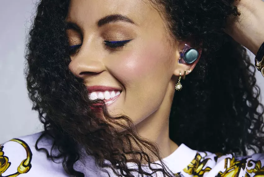 UE DROPS sind individuell geformte kabellose Ohrstöpsel für $449