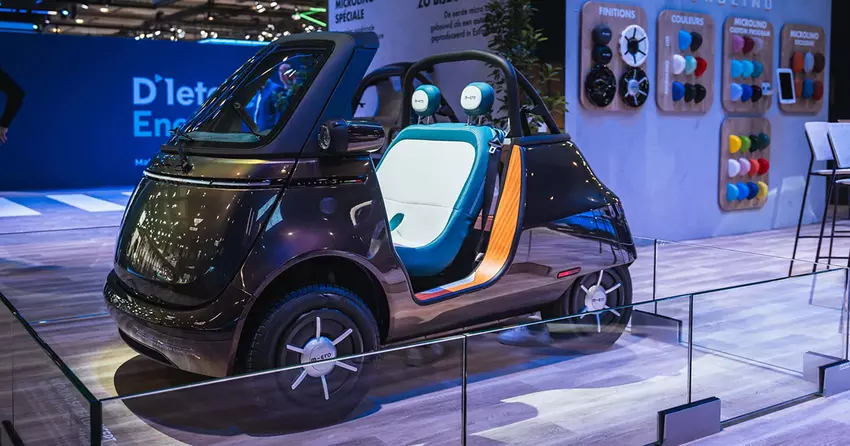 Der Microlino Spider wird ohne Dach und mit einer luxuriöseren Innenausstattung präsentiert