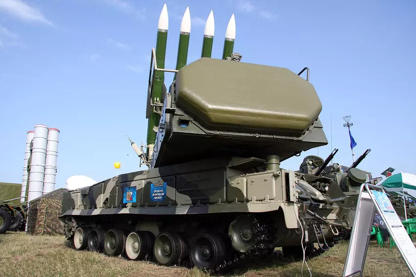 Russen bringen seltene Buk-M2-Luftabwehrsysteme in die Ukraine, um HIMARS-GMLRS-Raketen abzufangen