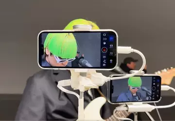 Dieses Video wurde mit vierzig iPhone ...