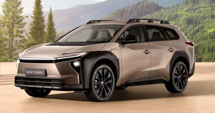 Toyota hat den bZ4X Touring offiziell vorgestellt, ein Elektro-SUV mit dem Kofferraum eines Kombis und einer Reichweite von bis zu 560 Kilometern