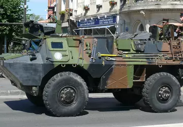 Die Ukraine kann viele französische VAB-Schützenpanzer ...