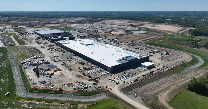 Toyota hat seine erste Batteriefabrik in Amerika gebaut, um Batterien für Elektrofahrzeuge zu produzieren 