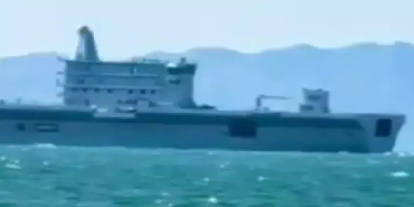 Невідомий китайський авіаносний корабель. Ілюстрація: TWZ