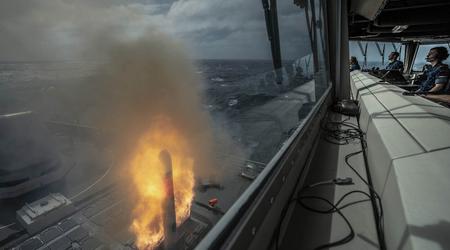Fregatte der niederländischen Marine schießt erstmals Tomahawk-Marschflugkörper ab