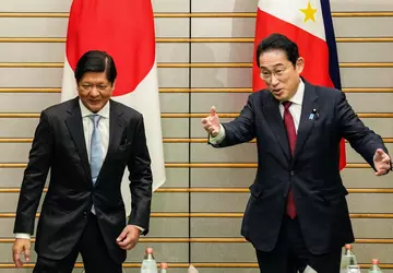 Philippinen und Japan unterzeichnen Verteidigungsabkommen vor ...