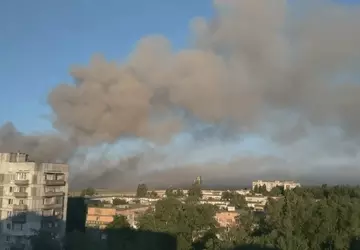 Wieder HIMARS? Ein russisches Lagerhaus explodierte ...