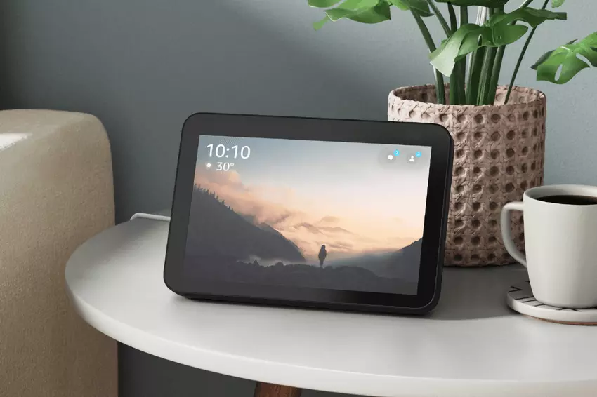 Amazon verkauft das intelligente Display Echo Show 8 (Gen 2) mit Webcam und Alexa-Unterstützung mit einem Rabatt von 30 Euro
