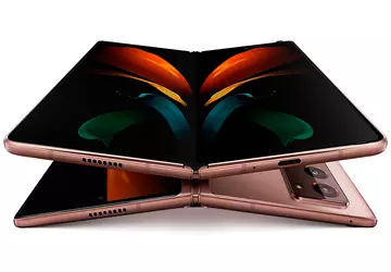 Nutzer des Samsung Galaxy Fold 2 ...