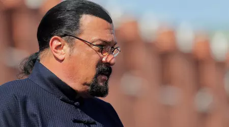 Steven Seagal warb für betrügerisches Krypto-Startup und floh nach Moskau, wo er sich weigerte, 255.000 Dollar Strafe zu zahlen