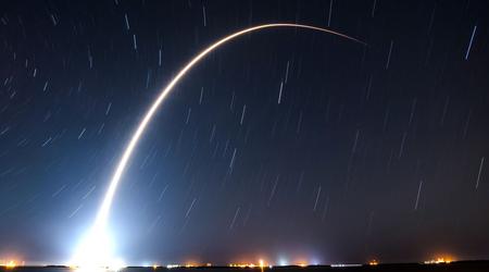 Starlink V2 Mini-Satelliten beginnen einen Monat nach der Umrundung auf die Erde zu fallen