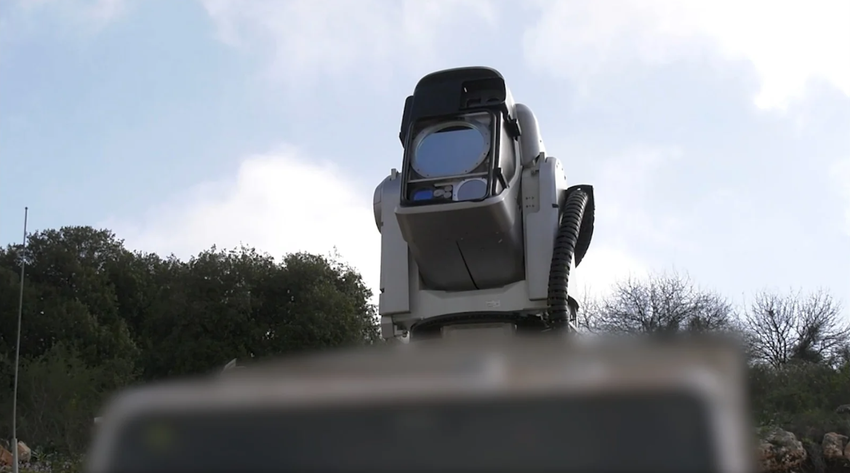 Israel setzt zum ersten Mal ein laserbasiertes Luftverteidigungssystem im Kampf gegen Hezbollah-Drohnen ein