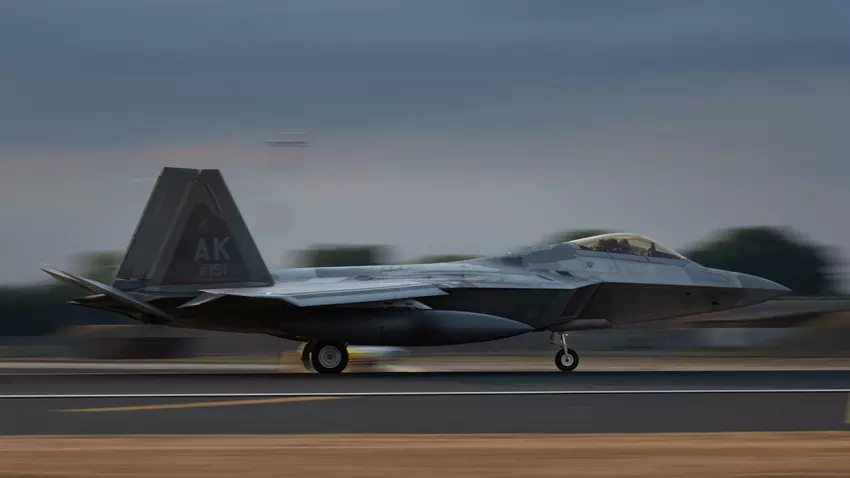 Polnische Piloten erhalten US-Kampfjets der fünften Generation vom Typ F-22 Raptor