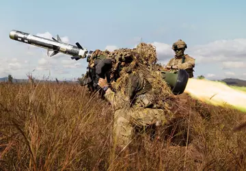 Lockheed Martin und Raytheon erhalten Javelin-Produktionsauftrag ...