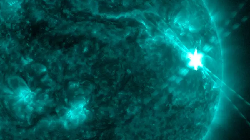 Die Sonne hat die stärkste extreme Eruption der letzten sechs Jahre erlebt - Sonnenplasma wird die Erde an diesem Wochenende bedecken