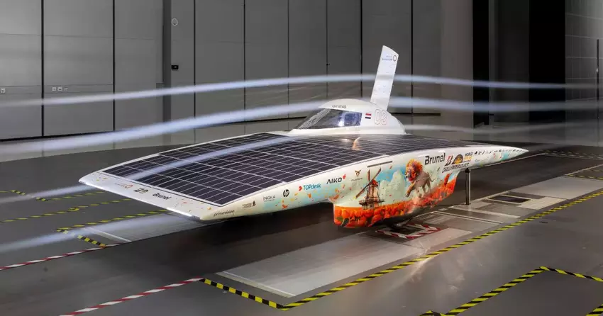 Studenten aus den Niederlanden haben ein "Solarauto" geschaffen, das durch Windkraft betrieben werden kann