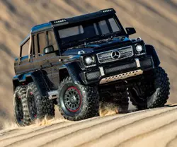 1:10 Traxxas TRX-6 Scale und Trail Crawler mit Mercedes-Benz G 63 AMG 6x6 Karosserie