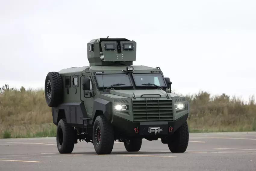 Kanadischer Hersteller von gepanzerten Fahrzeugen Roshel liefert 1700sten Senator an die Ukraine