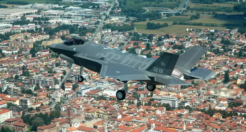 Es wird sehr leistungsfähig sein - bis 2034 werden mehr als 600 F-35 Lightning II-Kampfflugzeuge der fünften Generation in Europa stationiert sein