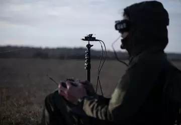 Ukrainische Drohnen griffen die einzige russische ...