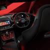 Der Aston Martin DBX S - auf der Straße