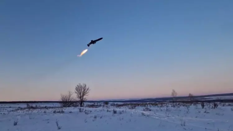 Russland zeigt lokalisierte Version des Shahed-238-Jets