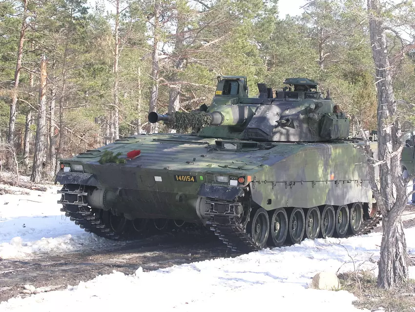 Großartige Ergänzung zu M2 Bradley, Stryker und FV430 Bulldog: Schweden liefert der Ukraine 50 CV90-Schützenpanzer