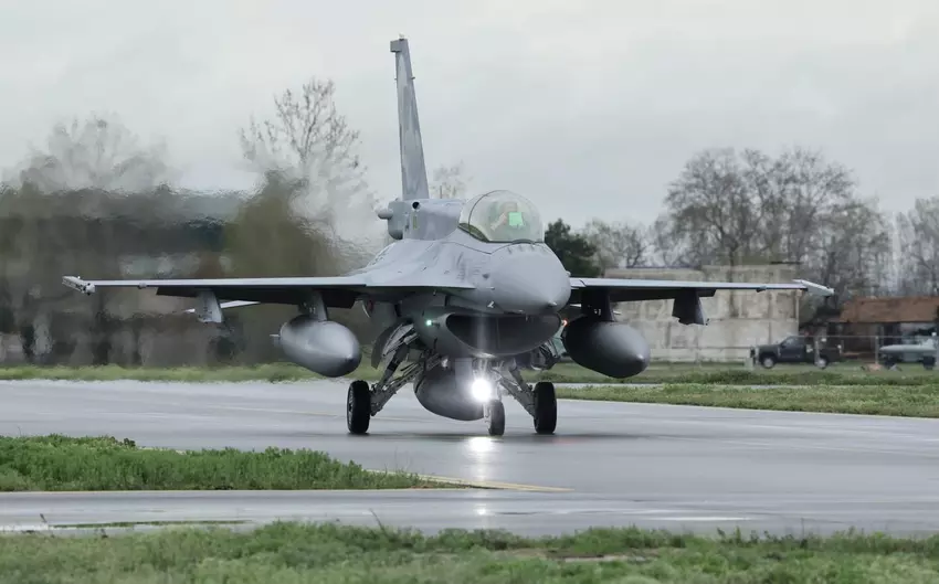 Ankunft der ersten bulgarischen F-16D (V) Block 70