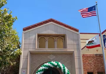 Die Polizei von Beverly Hills untersucht ...