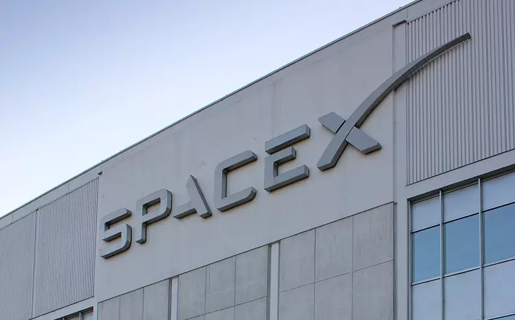 SpaceX mit 800 Milliarden Dollar bewertet: ...