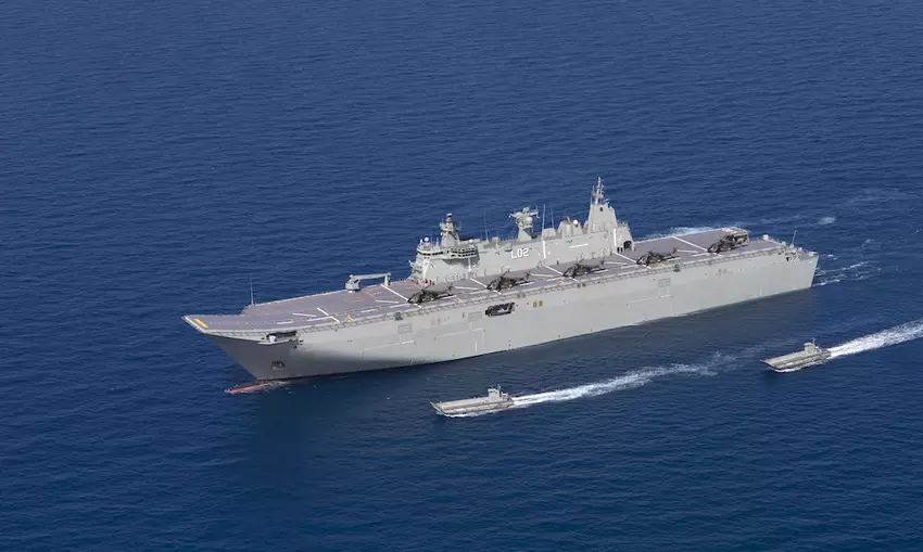 Australien hat sein größtes Schiff HMAS Canberra für gemeinsame Übungen mit den USA und den Philippinen ins Südchinesische Meer entsandt